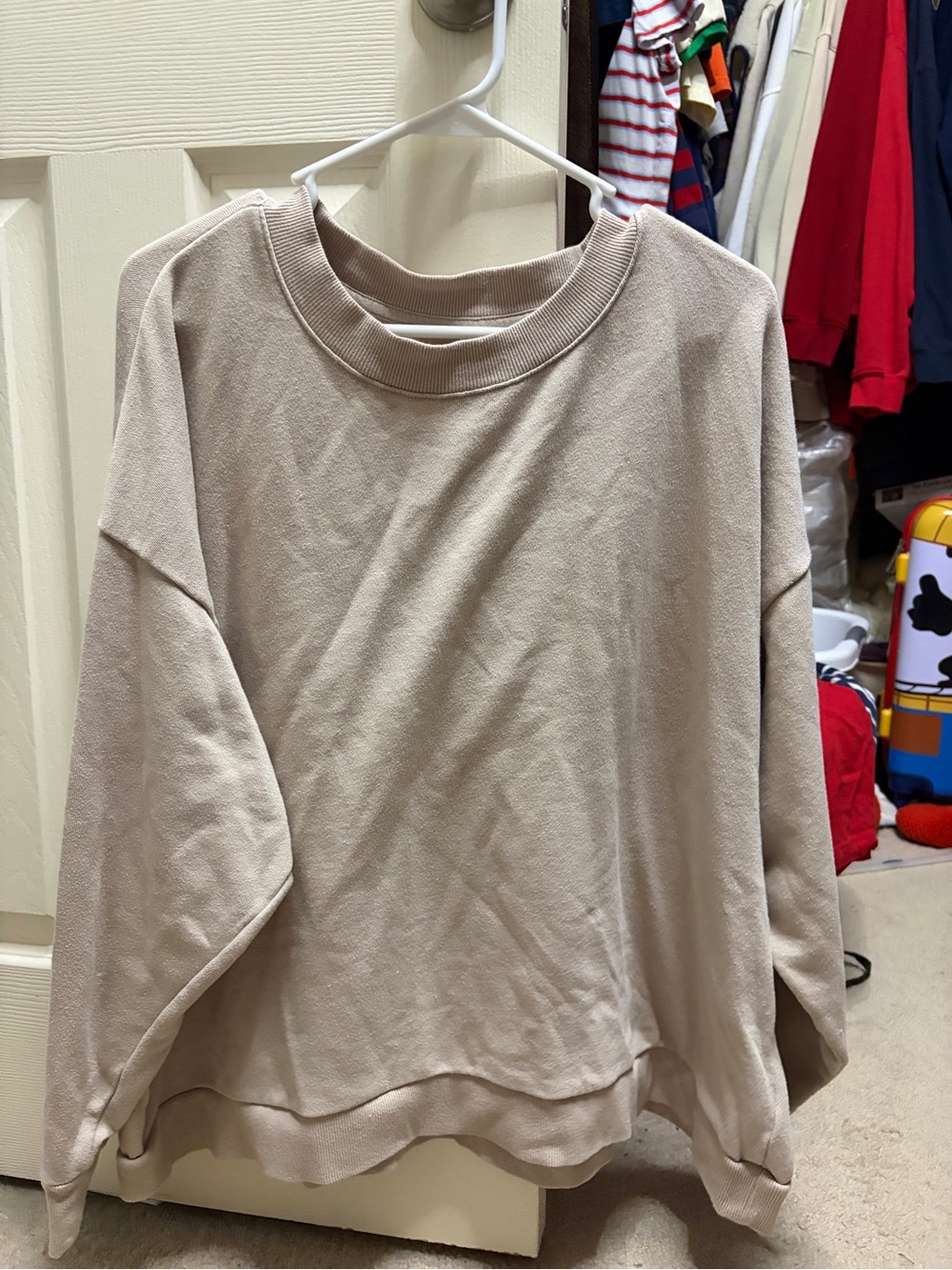 Colsie Beige Women's Crewneck Sweatshirt
